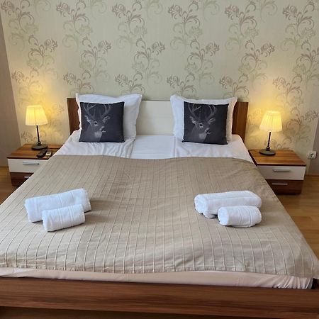 Flora Hotel Apartment 103 보로베츠 외부 사진